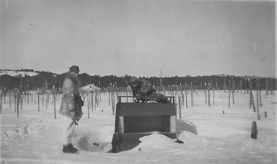 Suursaaren valtauksen nkymi 2, 1942. Kuva: tuntematon. Annu Eskon kuvakansiot.